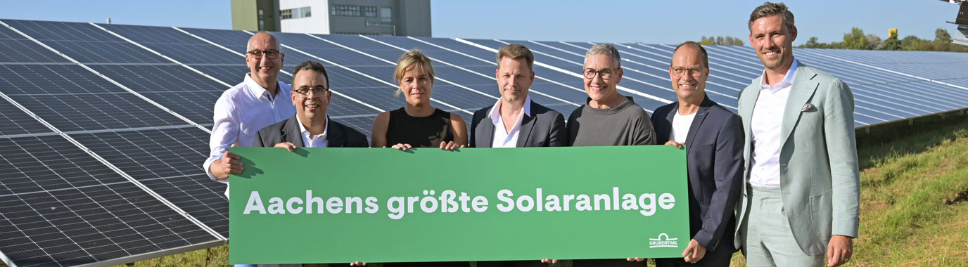 v.l.n.r.: Thorsten Rasche (Grünenthal-Projektleiter), Victor Barbosa (Head Global Operations Grünenthal), Mona Neubaur (stellvertretende Ministerpräsidentin des Landes NRW und Ministerin für Wirtschaft, Industrie, Klimaschutz und Energie), Gabriel Baertschi (CEO Grünenthal), Sibylle Keupen (Oberbürgermeisterin der Stadt Aachen), Christoph Hausser (Standortleiter Grünenthal Deutschland), Dave Gebauer (CEO Solarimo)