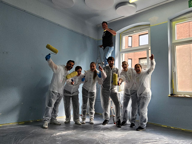 Grünenthal Gives Day KITA Mühlenzwerge Stolberg: Das Grünenthal Gives Day Maler-Team