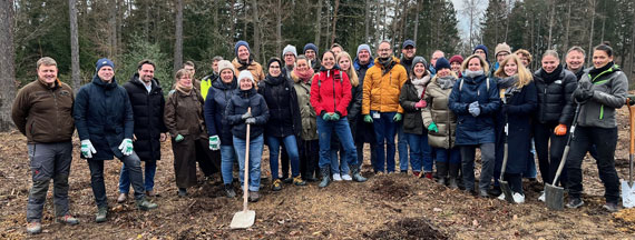 Baumpflanzaktion unseres Grünenthal-Teams im Stolberger Wald